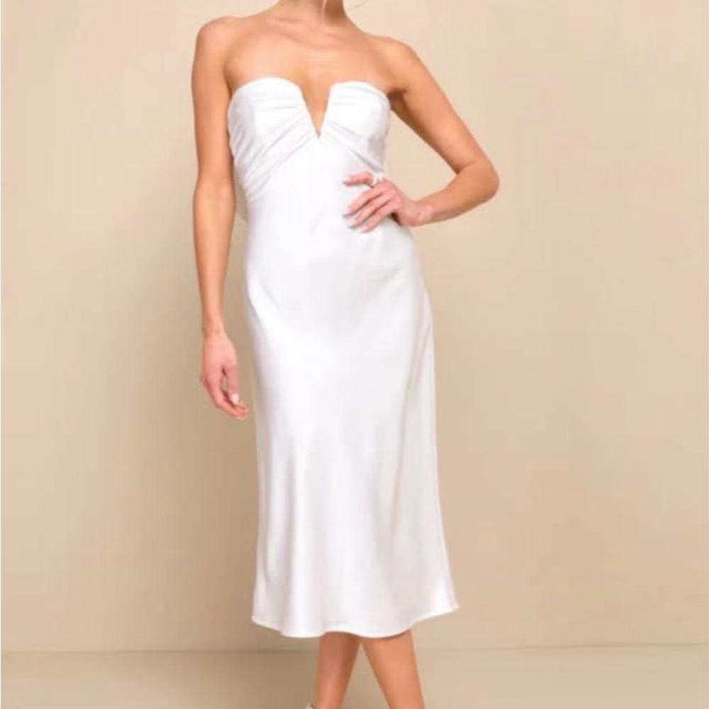 Elegant White Strapless Dress